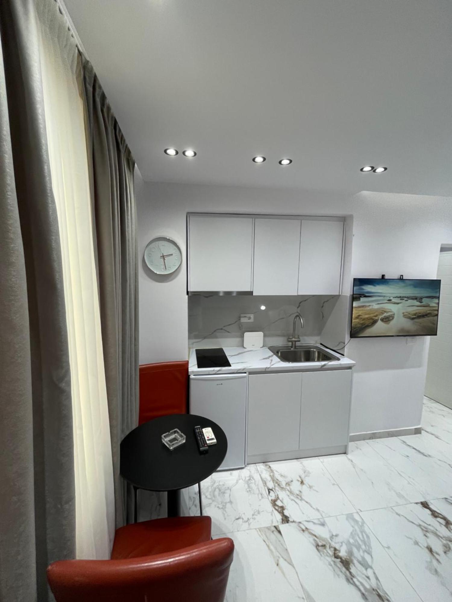 Midnight Apartments Tirana Exterior photo